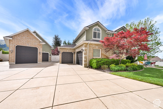 Property Photo: 857 E 3250 N UT 84414