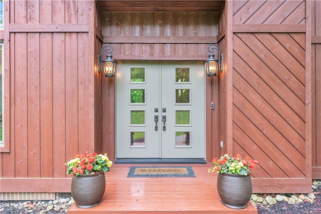 Property Photo: 156 Briar Hill Dr PA 16063