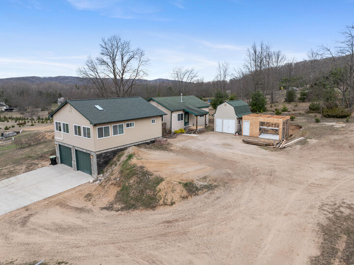 2286 Maxwell Road  Petoskey MI 49770 photo