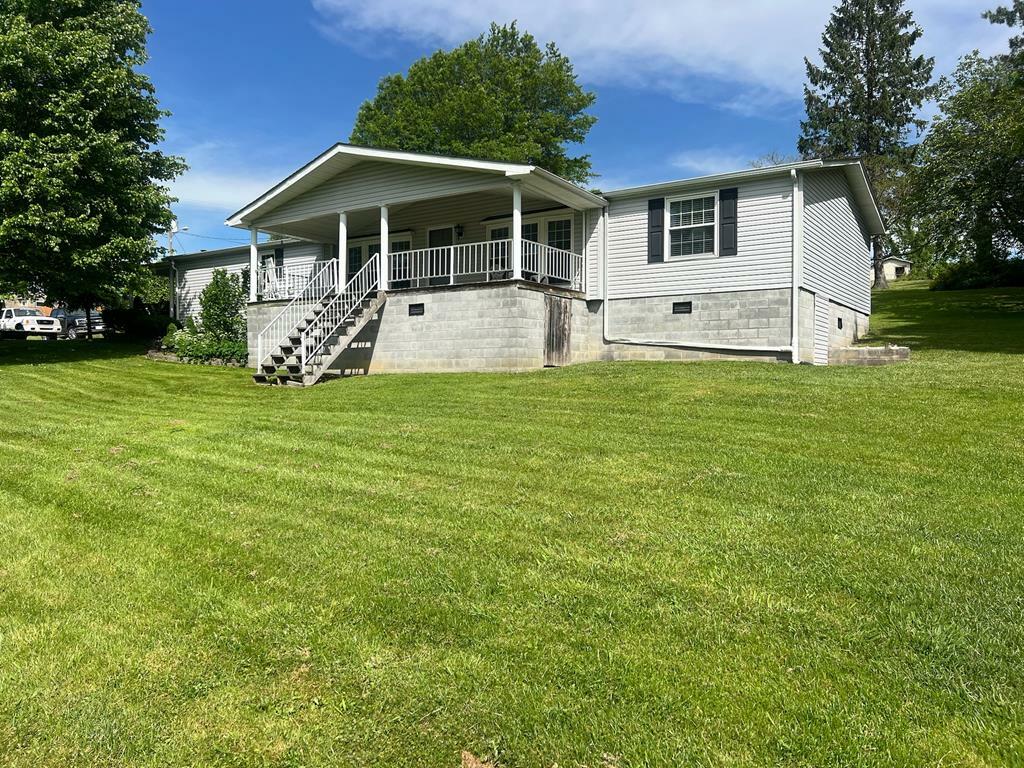 Property Photo: 1019 Summerlee Ave WV 25901