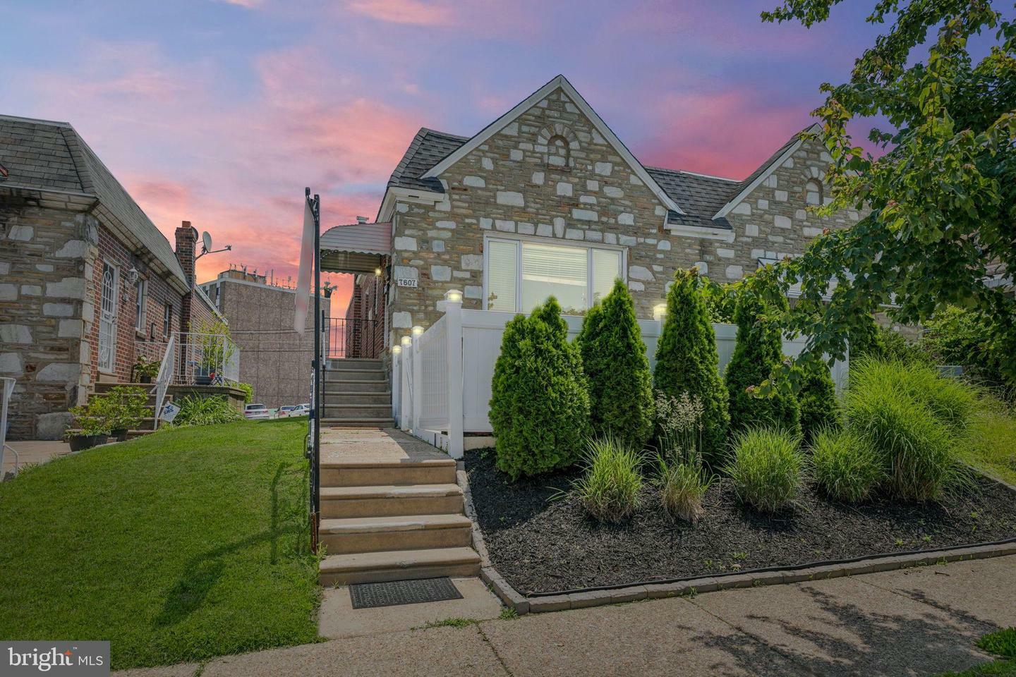 7607 Leonard Street  Philadelphia PA 19152 photo