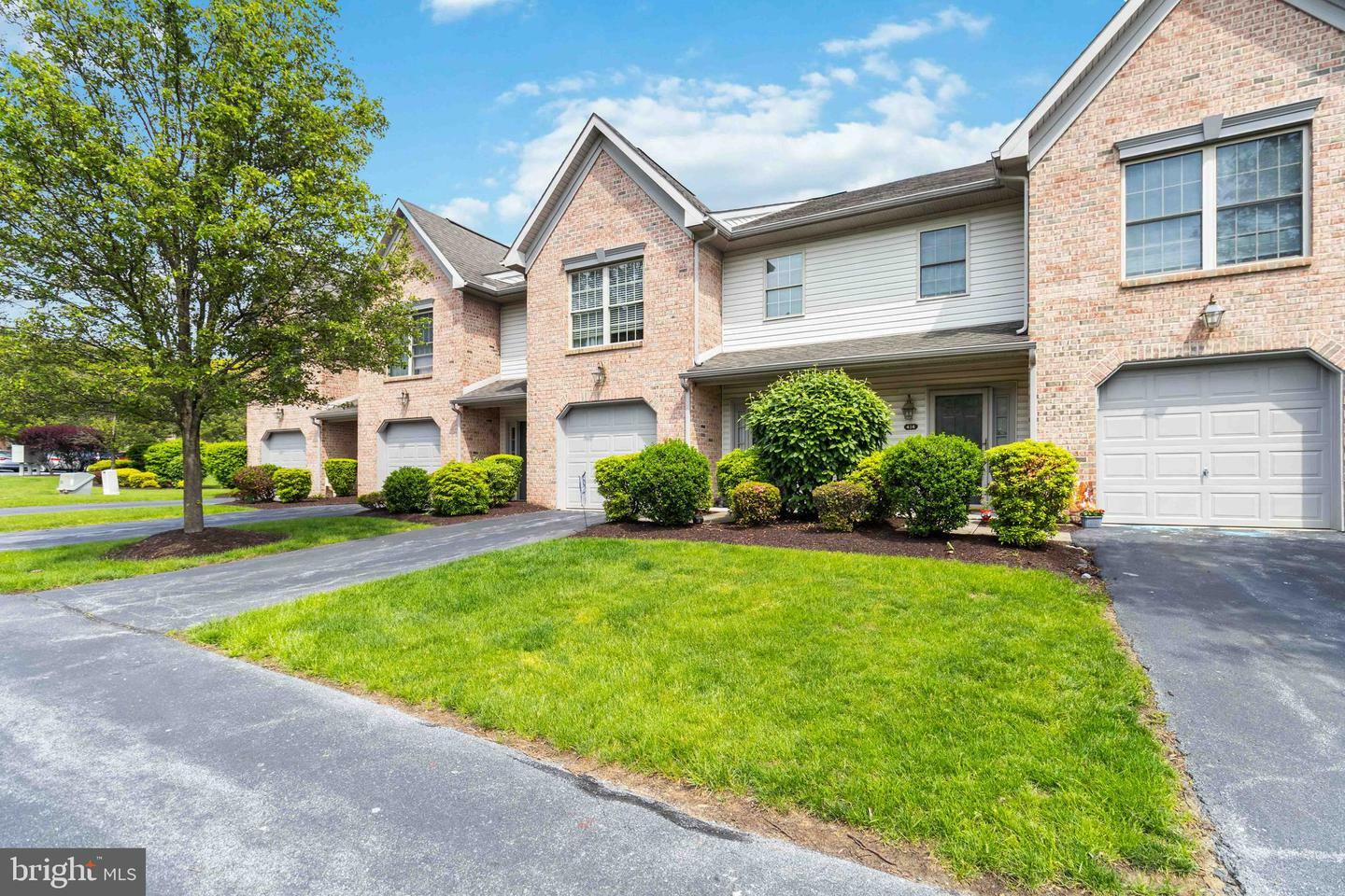 416 Waverly Woods Drive  Harrisburg PA 17110 photo