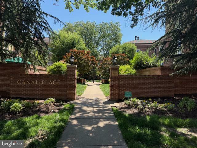 1107 N Pitt Street 1B  Alexandria VA 22314 photo