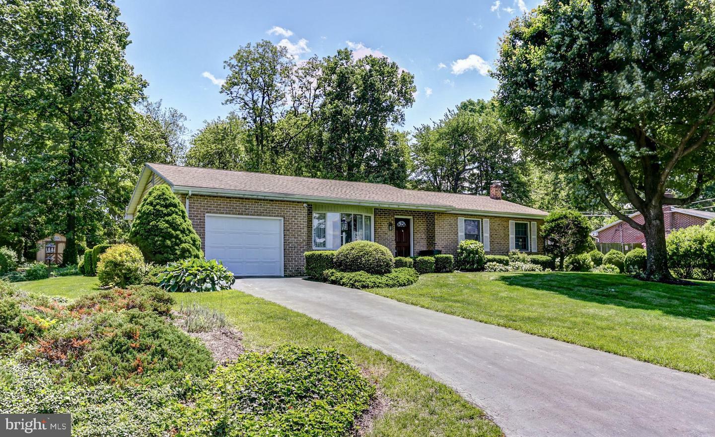 193 Simmons Road  Mechanicsburg PA 17055 photo