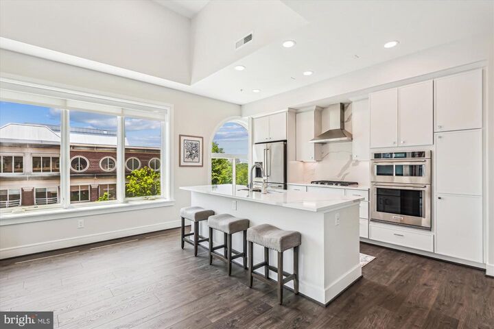 Property Photo:  625 Slaters Lane 407  VA 22314 