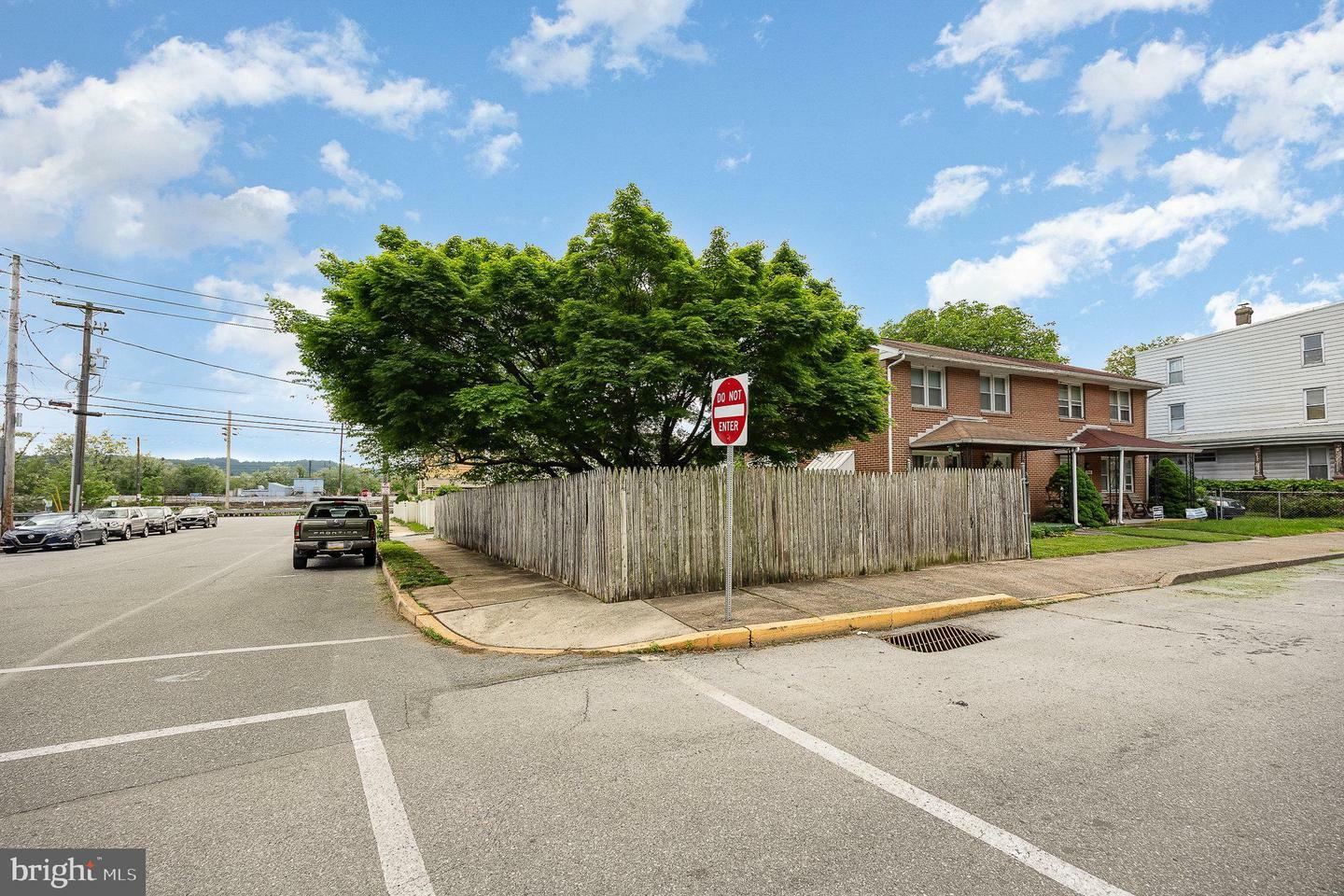 Property Photo:  758 S 2nd Street  PA 17113 