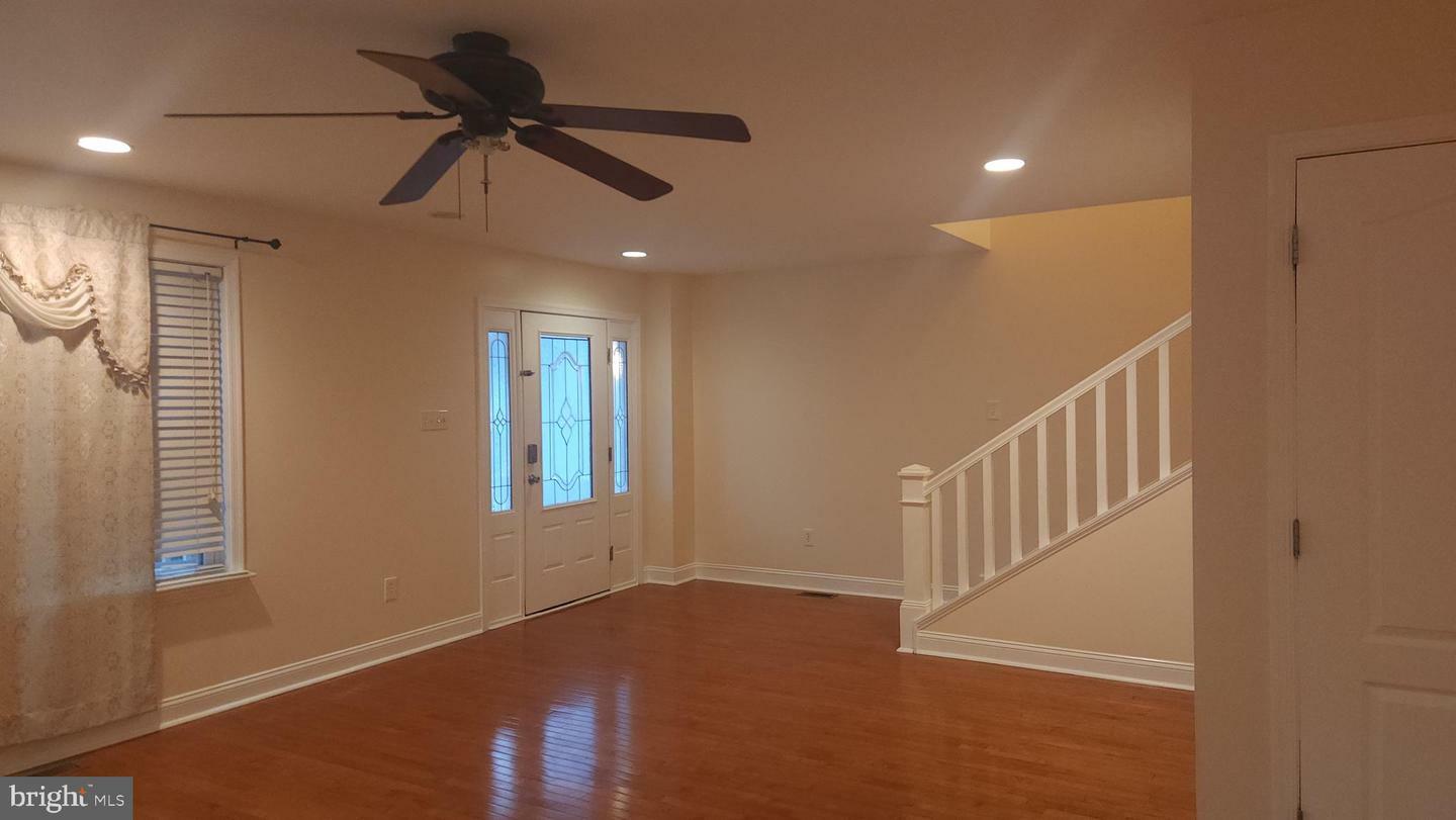 Property Photo: 827 Pine Street PA 19007