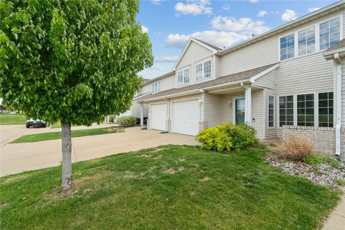 Property Photo: 3035 English Glen Court D7 IA 52302