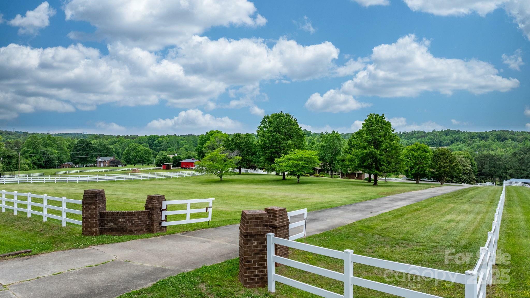 Property Photo: 2448 Moss Farm Road NC 28602