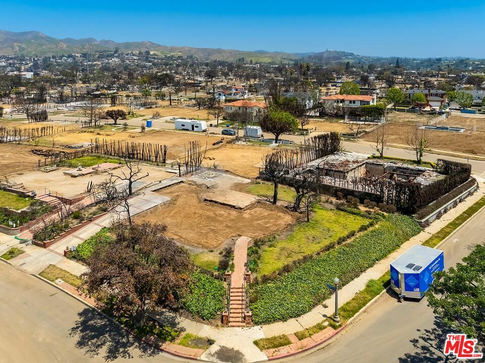 Property Photo:  600 Frontera Dr  CA 90272 
