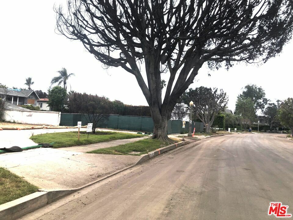 Property Photo: 530 Chapala Dr CA 90272