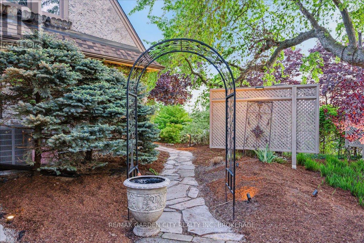 Property Photo: 1 Glenridge Avenue ON L2R 4W5