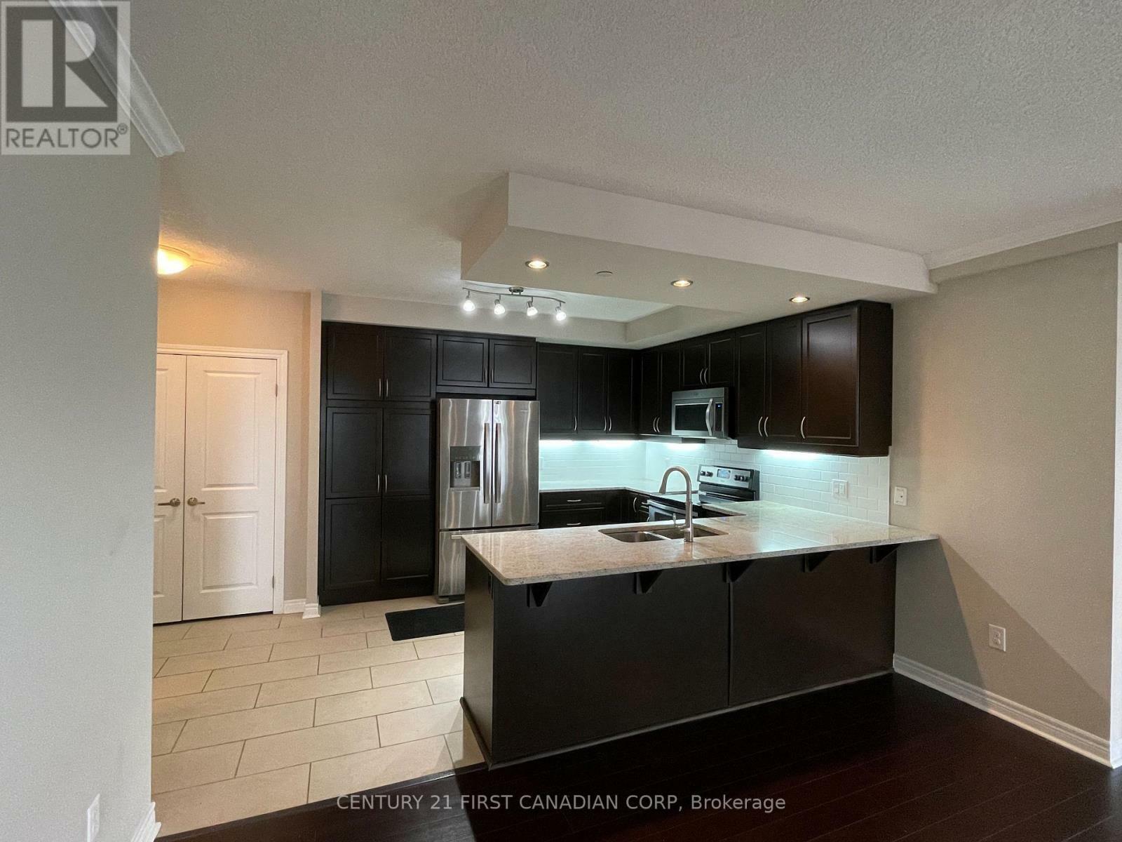 Property Photo: 330 Ridout Street North 1503 ON N6C 3Z3