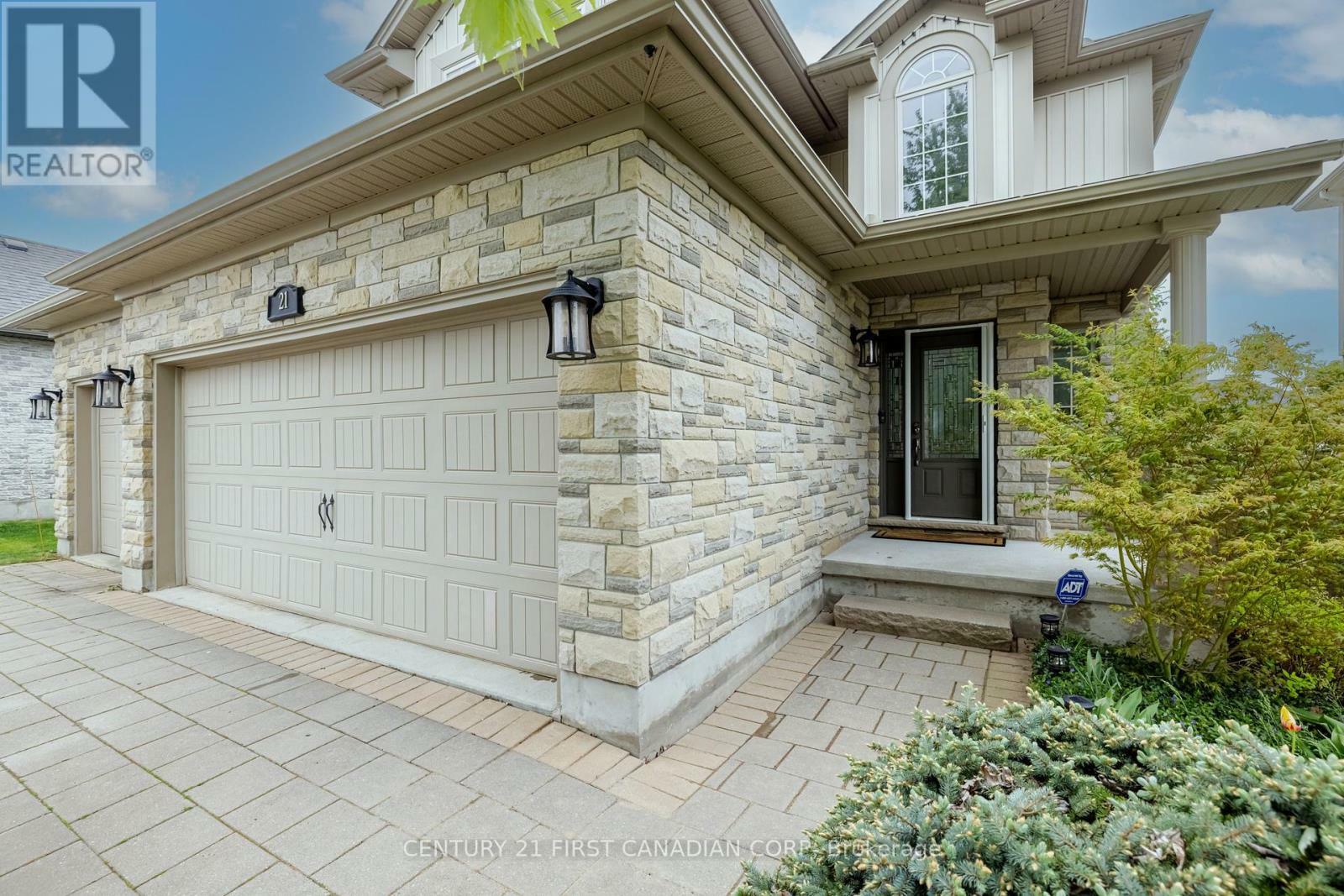 Property Photo: 21 Maplewood Lane ON M0M 2A0