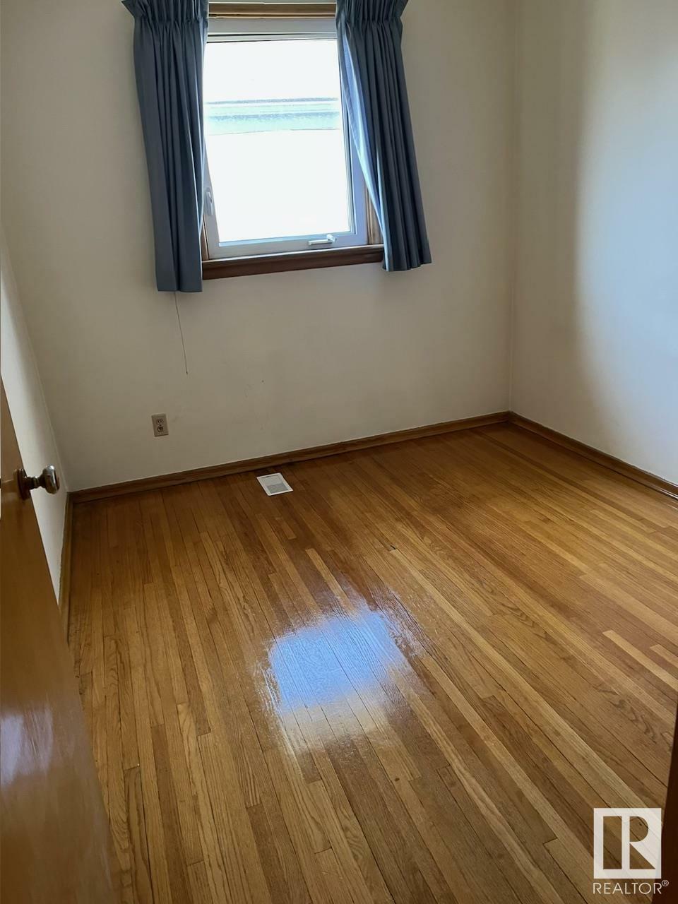 Property Photo: 9321 72 Avenue NW AB T6E 0Y3