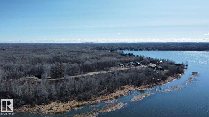 Property Photo: 502 Duncan Road AB T0E 1A0