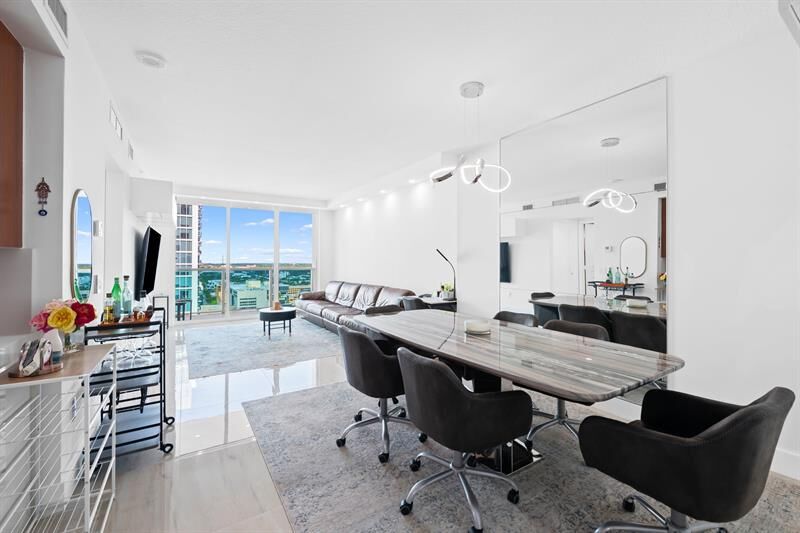 Property Photo:  350 SE 2nd St 2280  FL 33301 