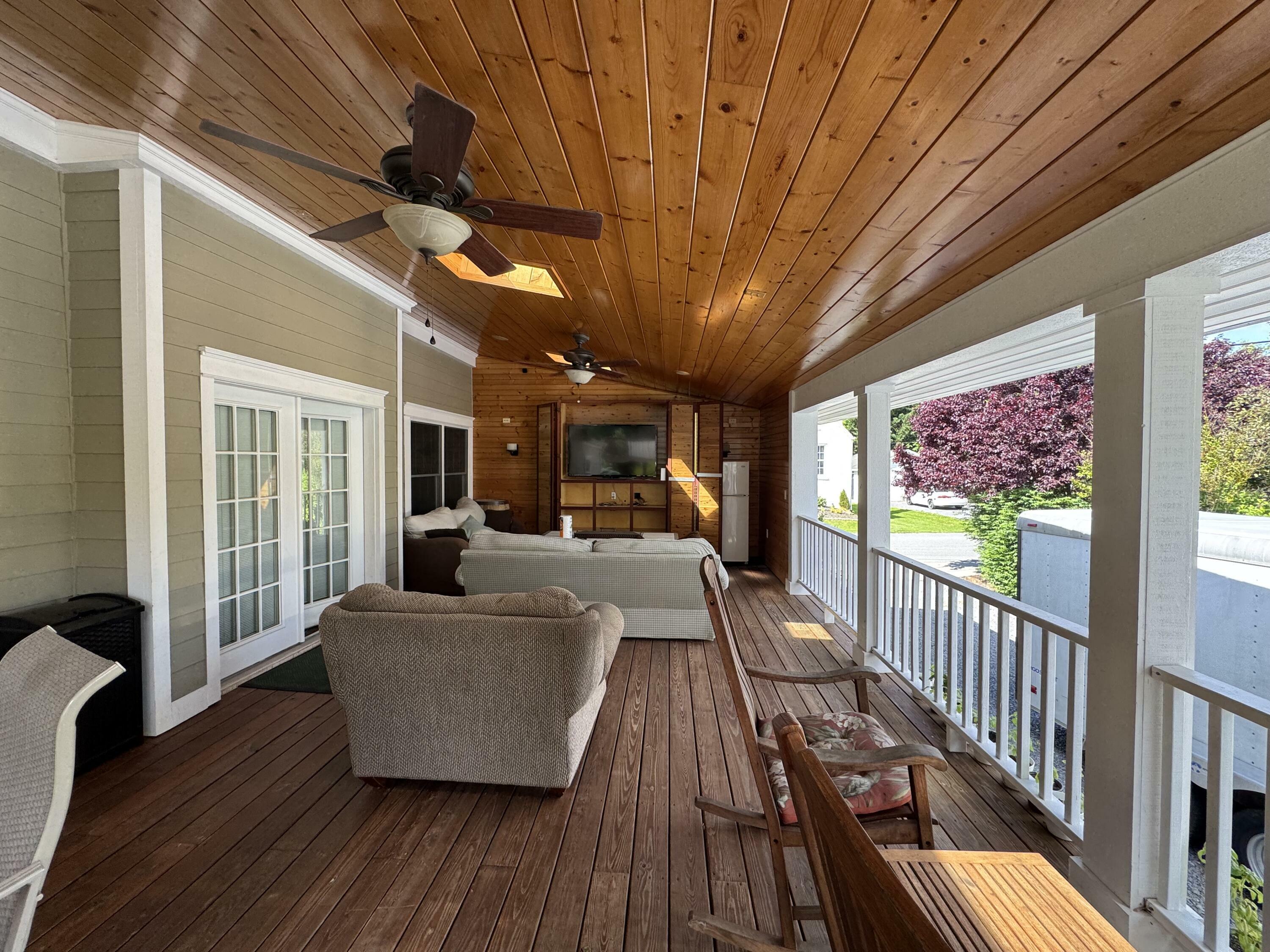 Property Photo: 228 Greenbrier Avenue WV 24901