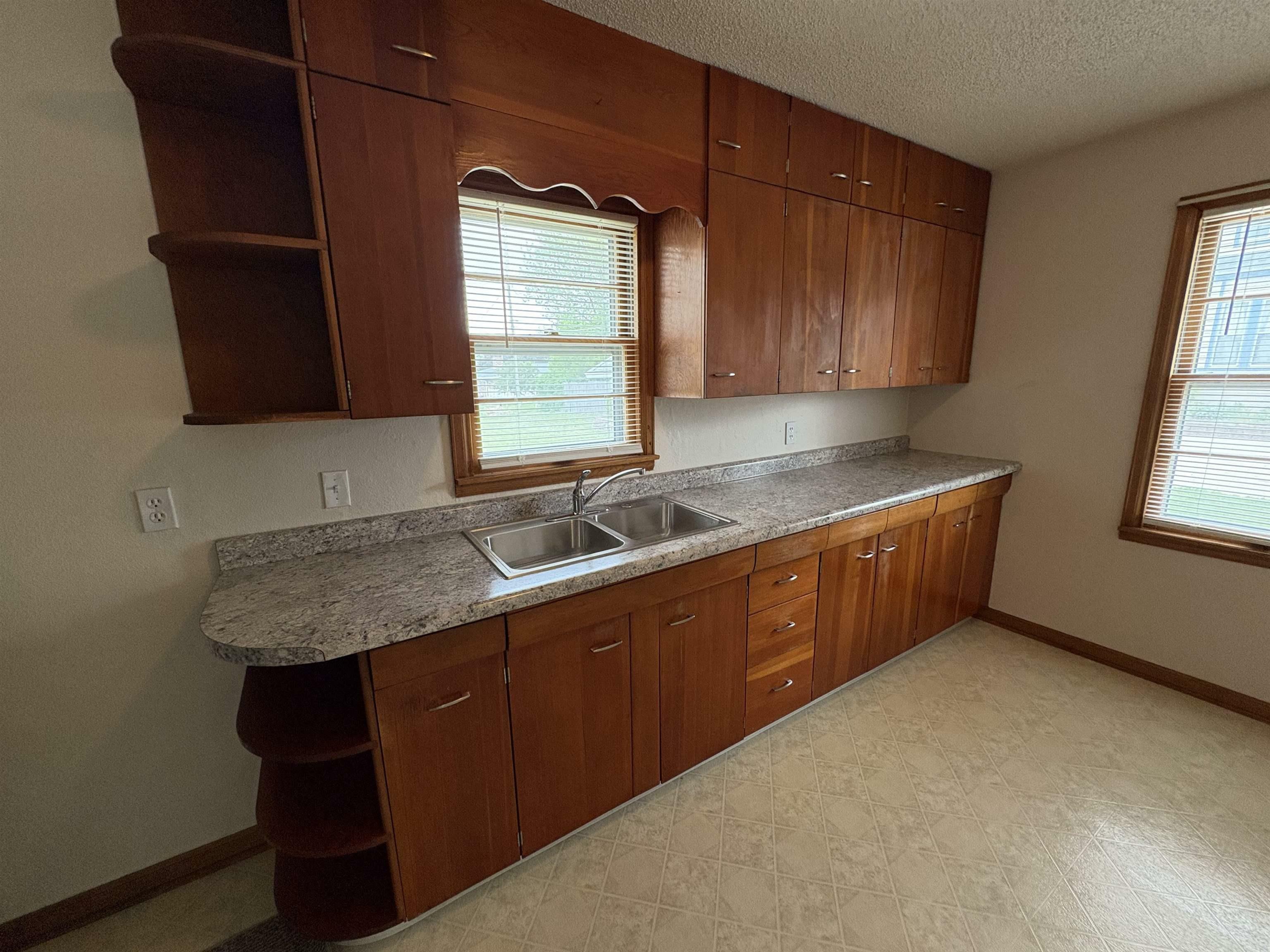 Property Photo: 307 NE 6th Avenue IA 50644
