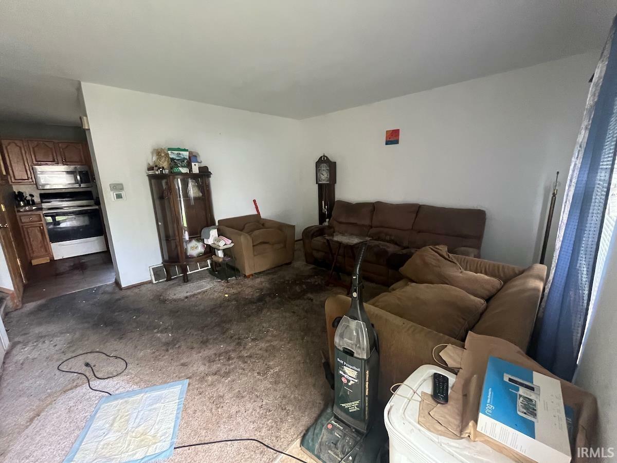 Property Photo: 1529 Hampton Court IN 46544