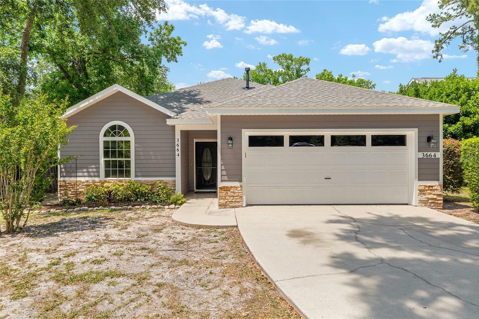 Property Photo: 3664 NW 55th Lane FL 32653