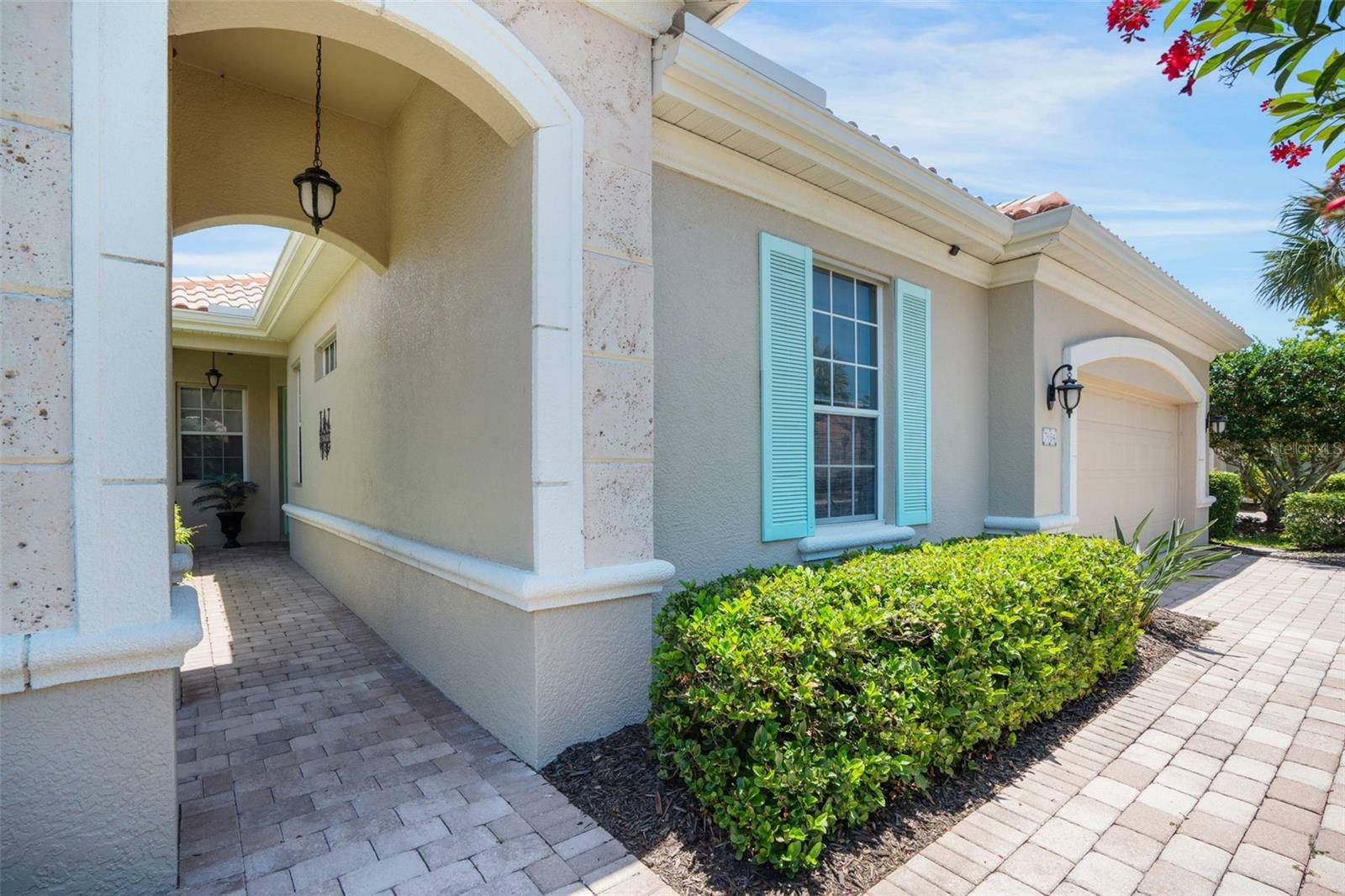 Property Photo: 7164 Rue De Palisades 5 FL 34238