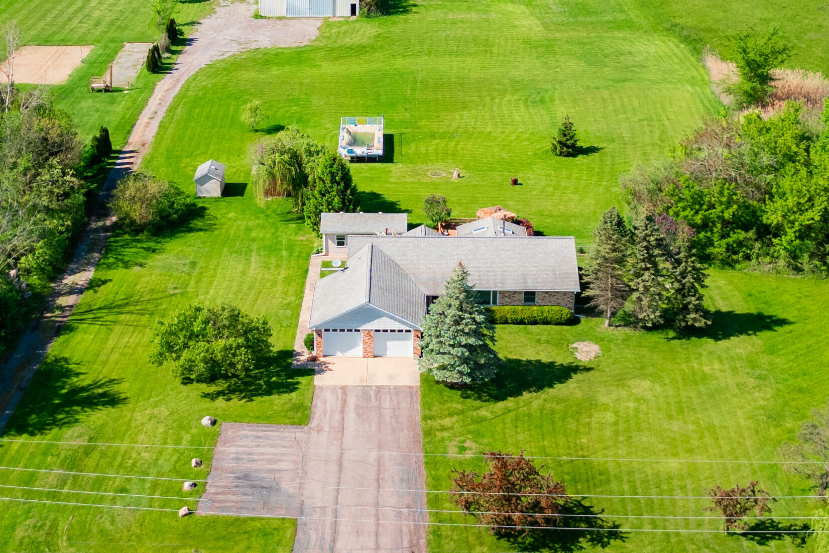 Property Photo: 2595 Will Carleton Road MI 48134