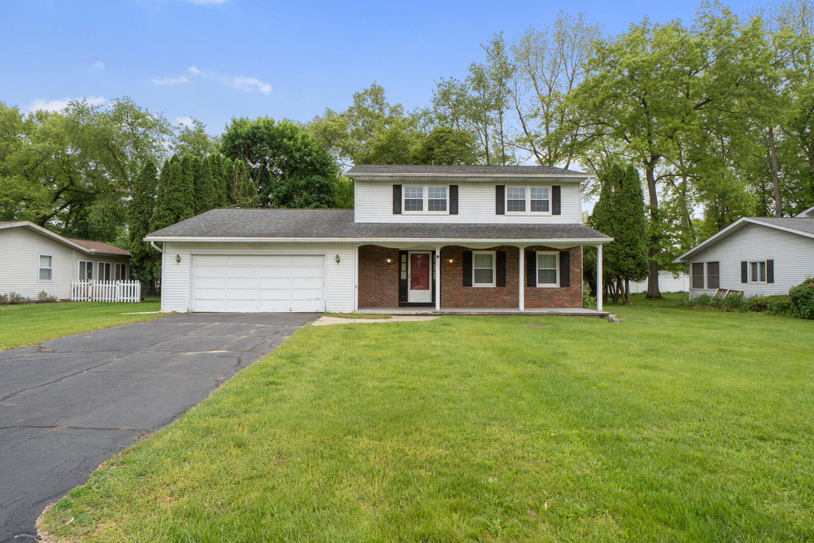Property Photo:  1741 Lochmoor Boulevard  MI 49201 