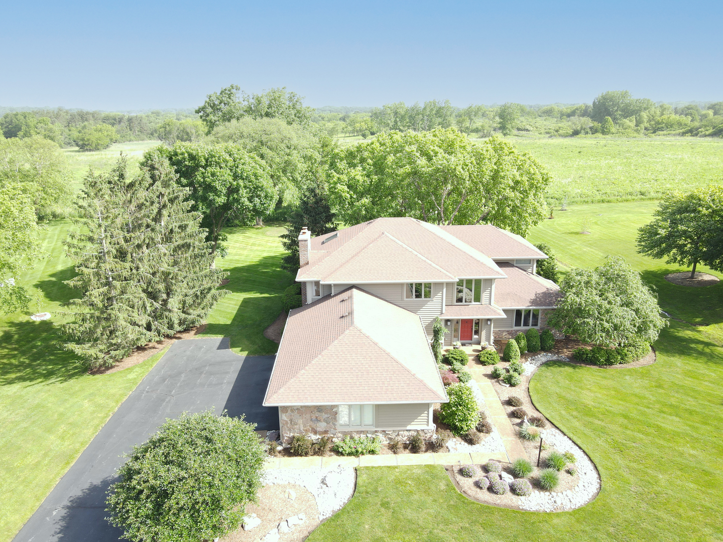 Property Photo: 1224 Barclay Circle IL 60010