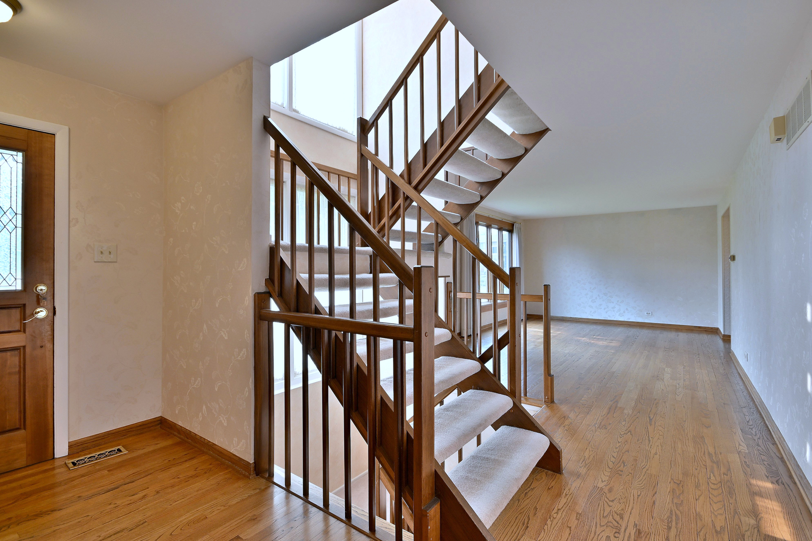 Property Photo: 1648 S Prospect Street IL 60189