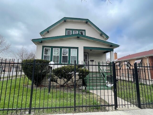 Property Photo: 9958 S La Salle Street IL 60628