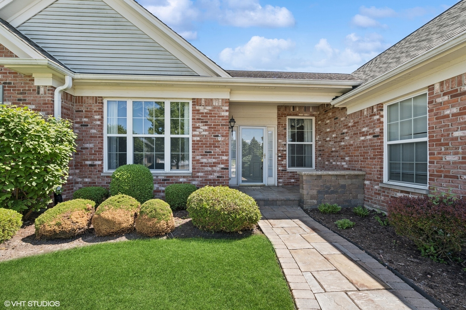 Property Photo: 13881 Traverse Court IL 60142
