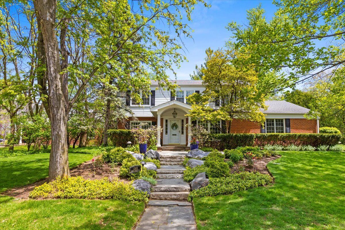 Property Photo:  1305 Sleepy Hollow Road  IL 60025 