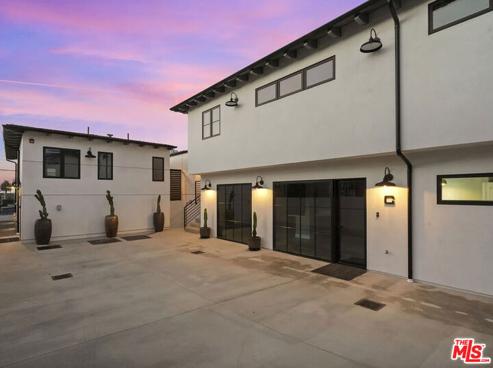 Property Photo:  2519 Curtis Avenue  CA 90278 
