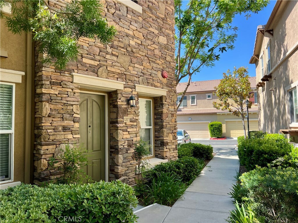 30505 Canyon Hills Road 1205  Lake Elsinore CA 92532 photo