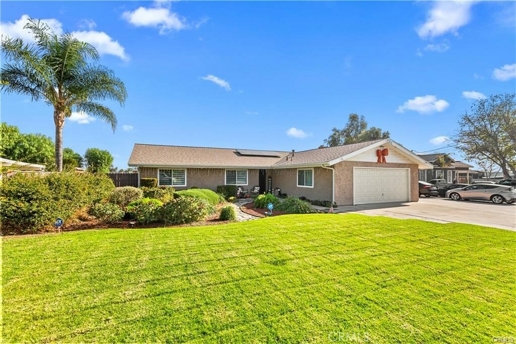 Property Photo: 10695 Linden Avenue CA 92316