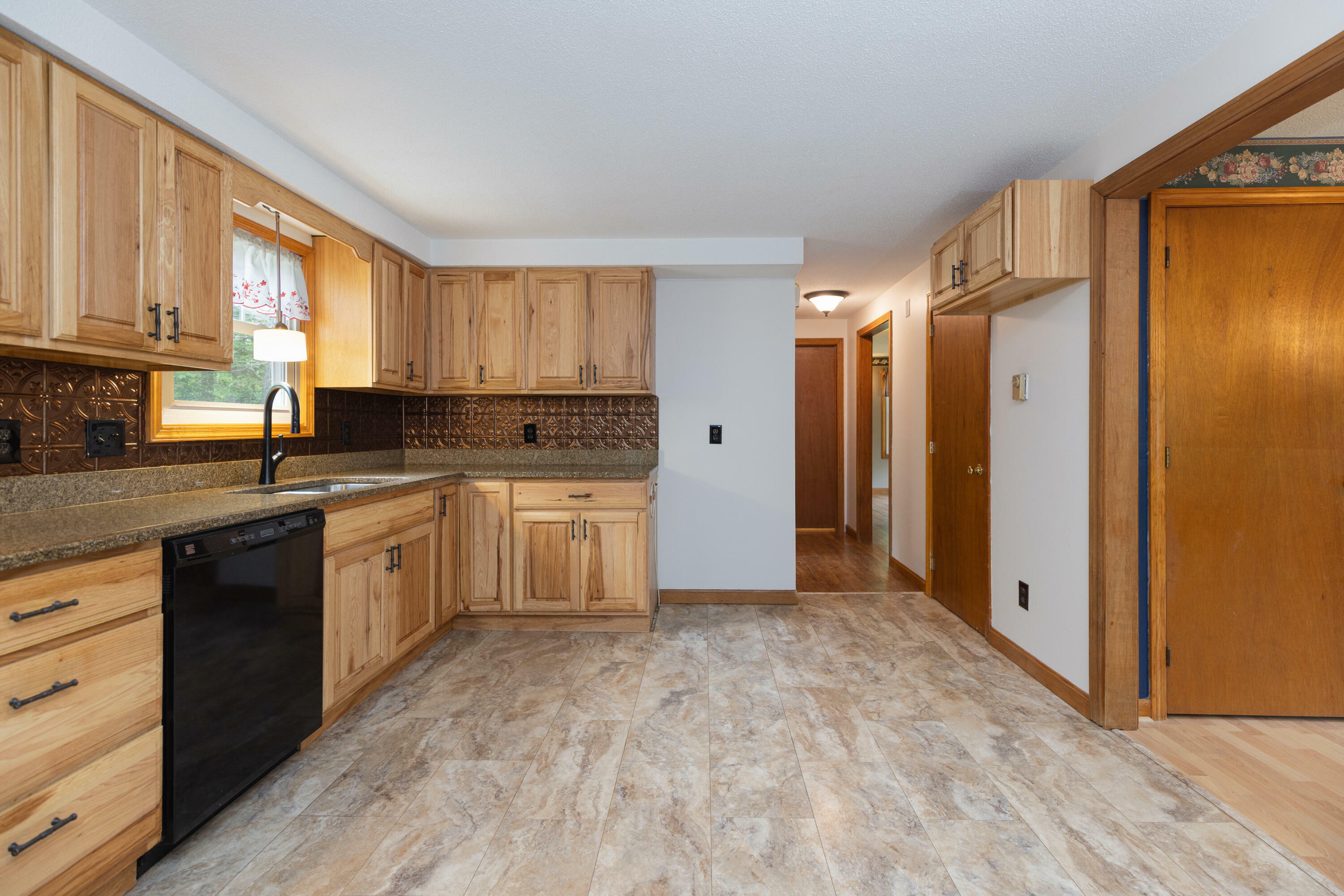 Property Photo: 121 Glenwood Road ME 04090