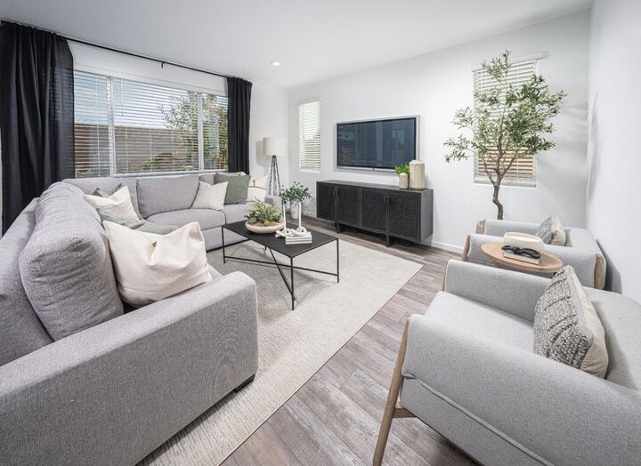 Property Photo: 7325 Dorstone Way CA 95829