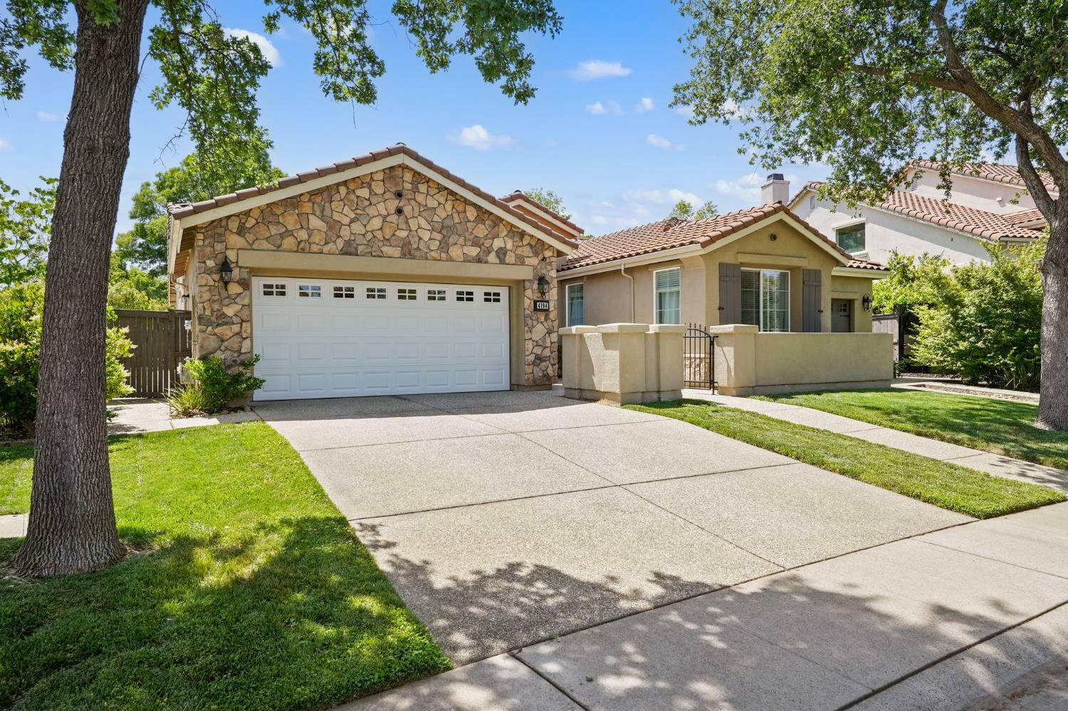 Property Photo: 4194 Tulip Park Way CA 95742