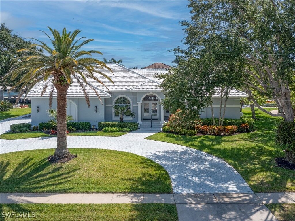 Property Photo: 561 Conover Court FL 34145