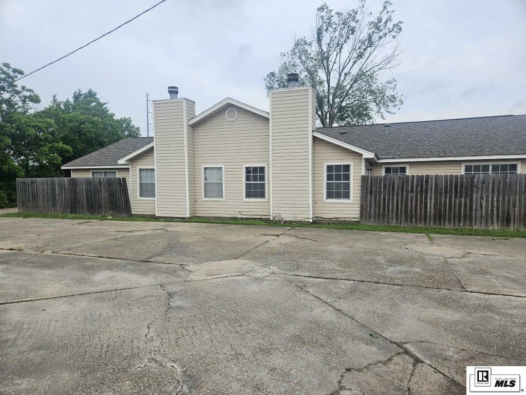 Property Photo: 104 Elmhurst Circle LA 71203