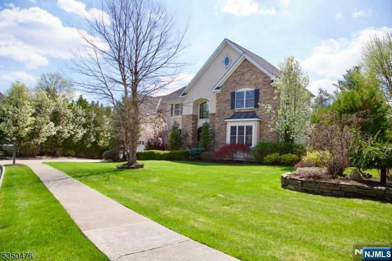 Property Photo:  5 Young Court  NJ 07936 