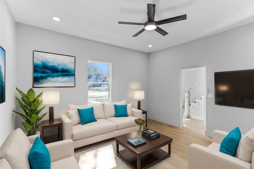 Property Photo: 511 W Munson Street TX 75020