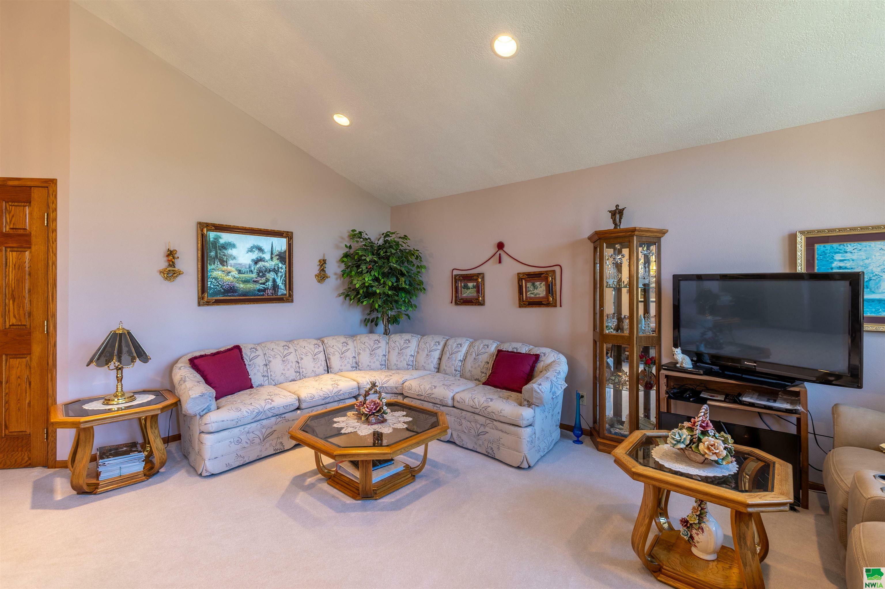 Property Photo:  602 Wilkens  IA 51019 