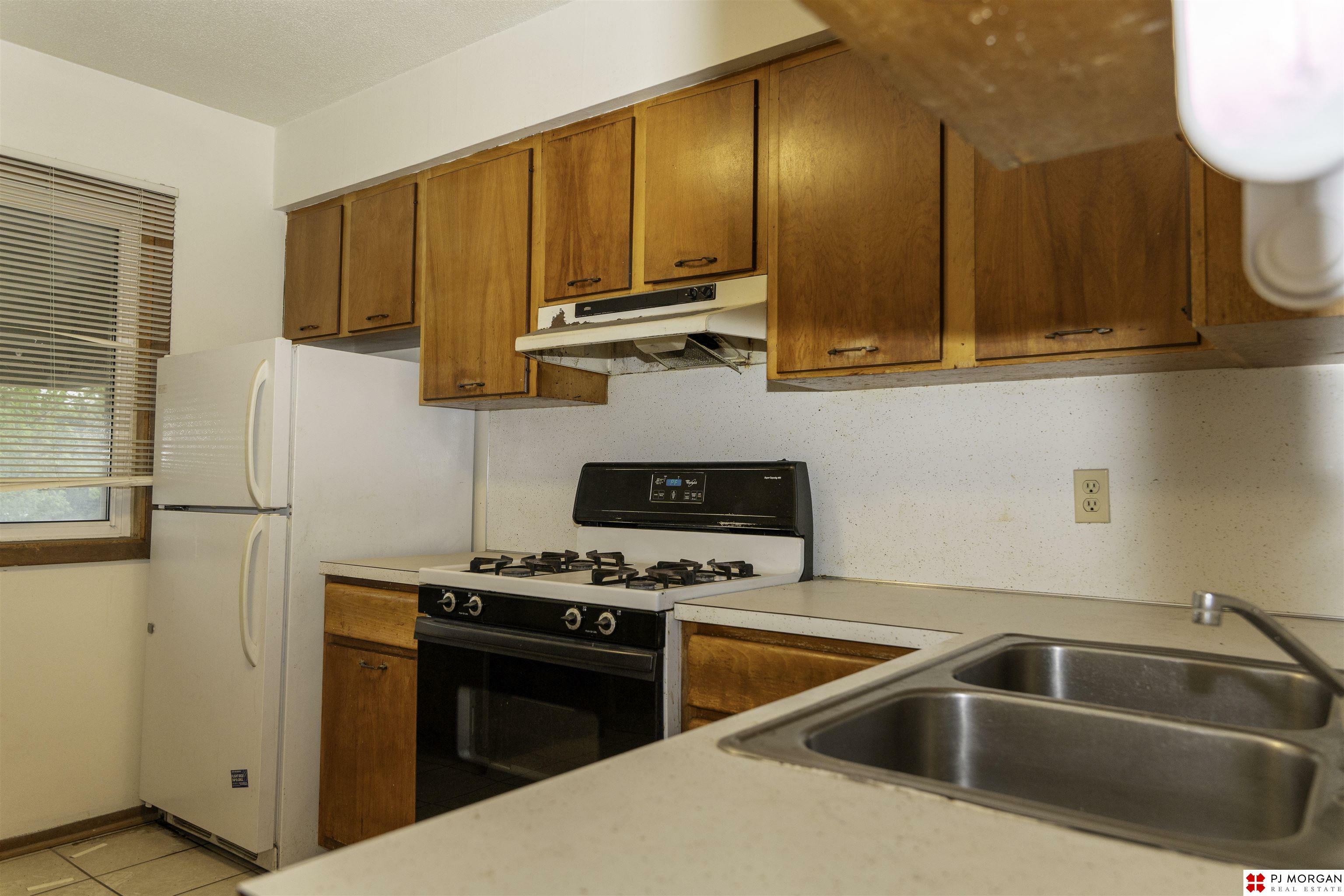 Property Photo: 5120 Walnut Street NE 68106
