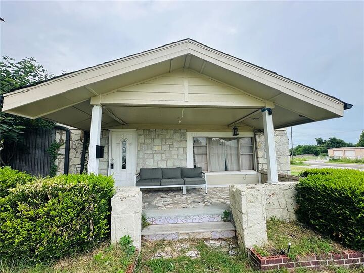 Property Photo: 209 SW 40 Street OK 73109