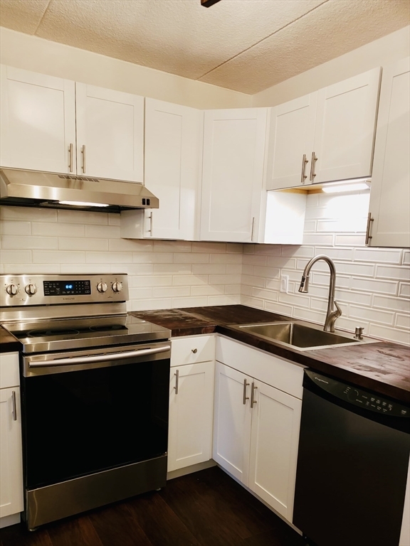 Property Photo: 200 Swanton L22 MA 01890