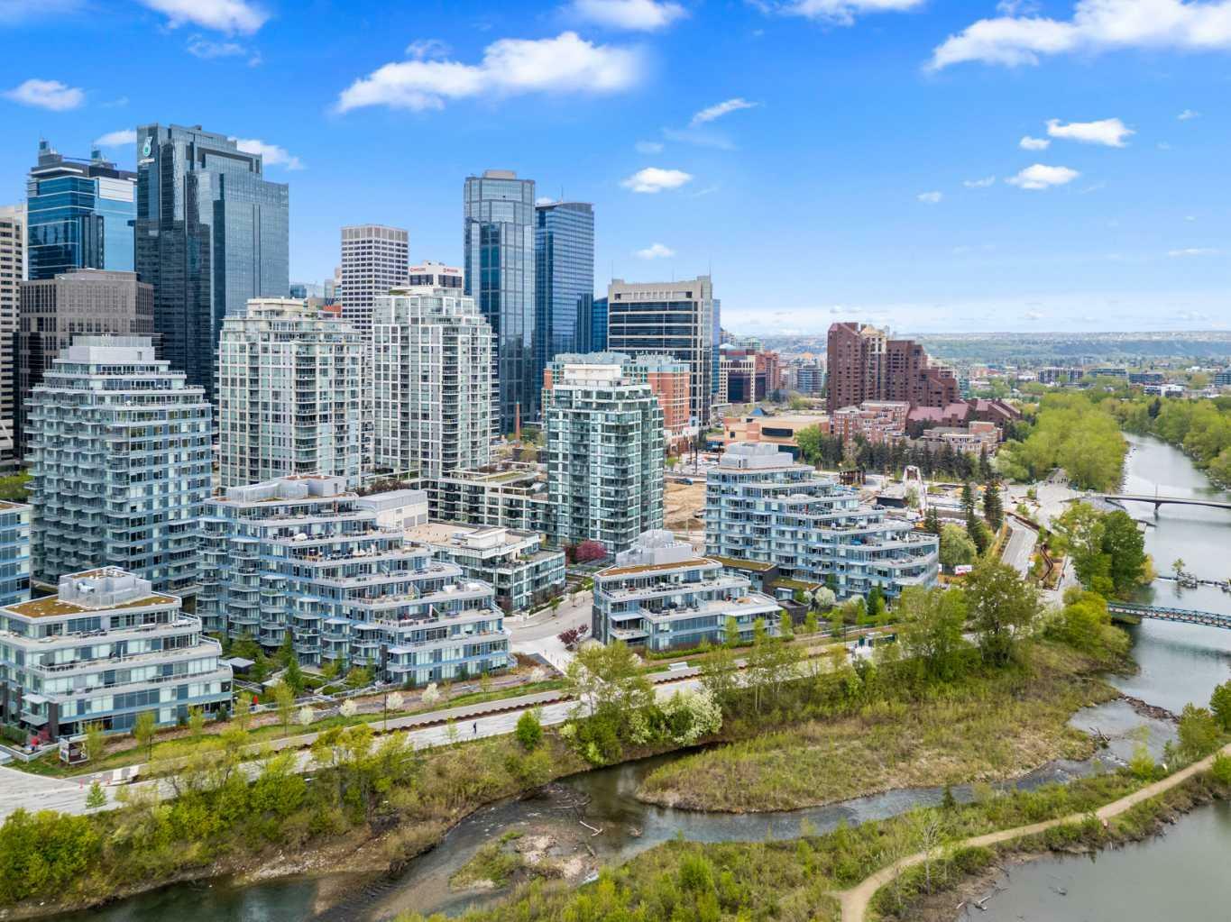 Photo de la propriété: 128 2 Street SW 1102 AB T2P 0S7