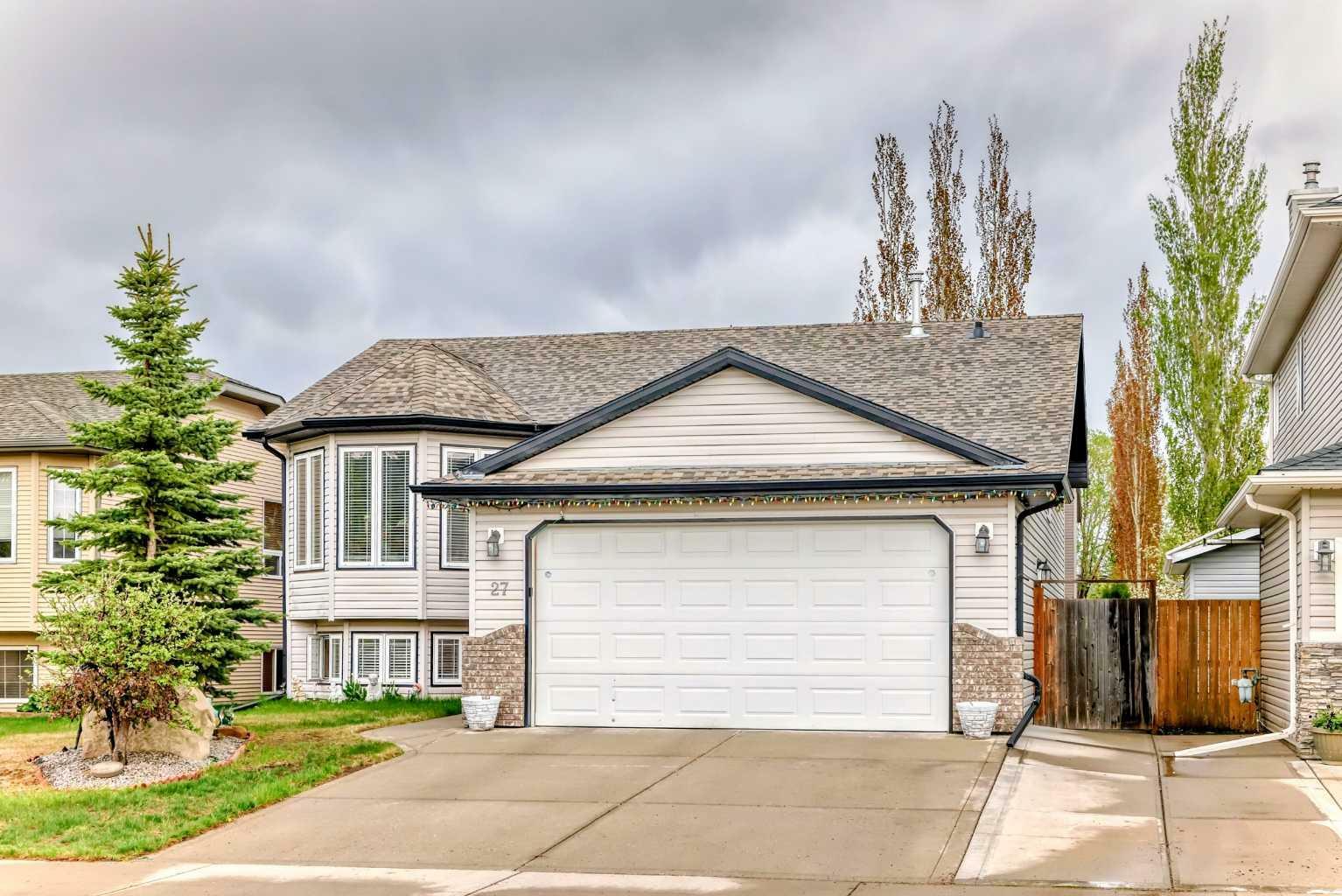 27 Adamson Avenue  Red Deer AB T4R 3L2 photo