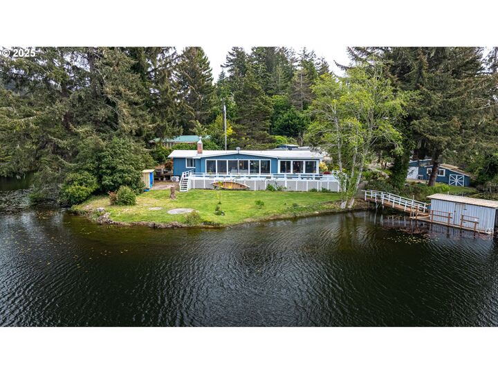 70214 Lakewood Rd  North Bend OR 97459 photo